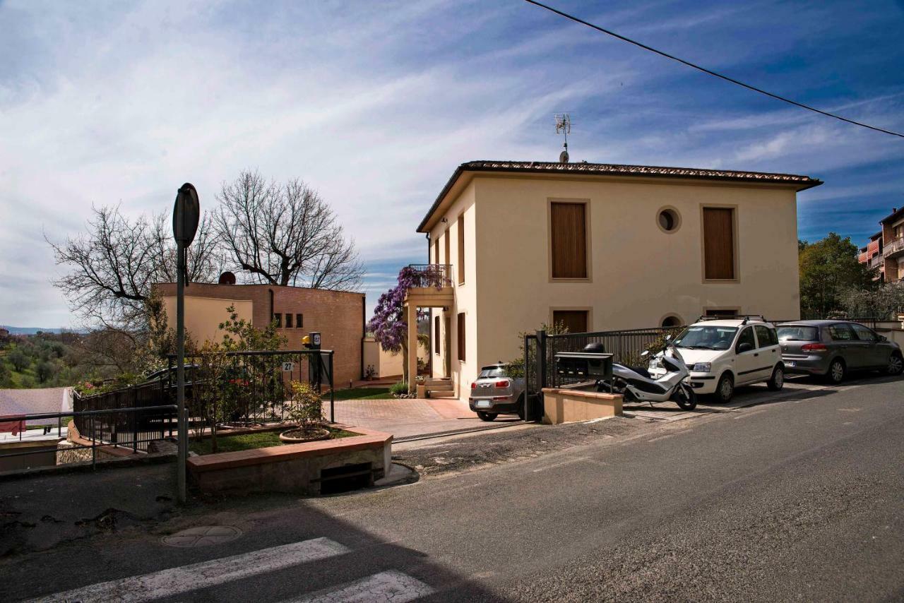 Casa Il Glicine A Due Passi Dal Centro Lejlighed Siena Eksteriør billede